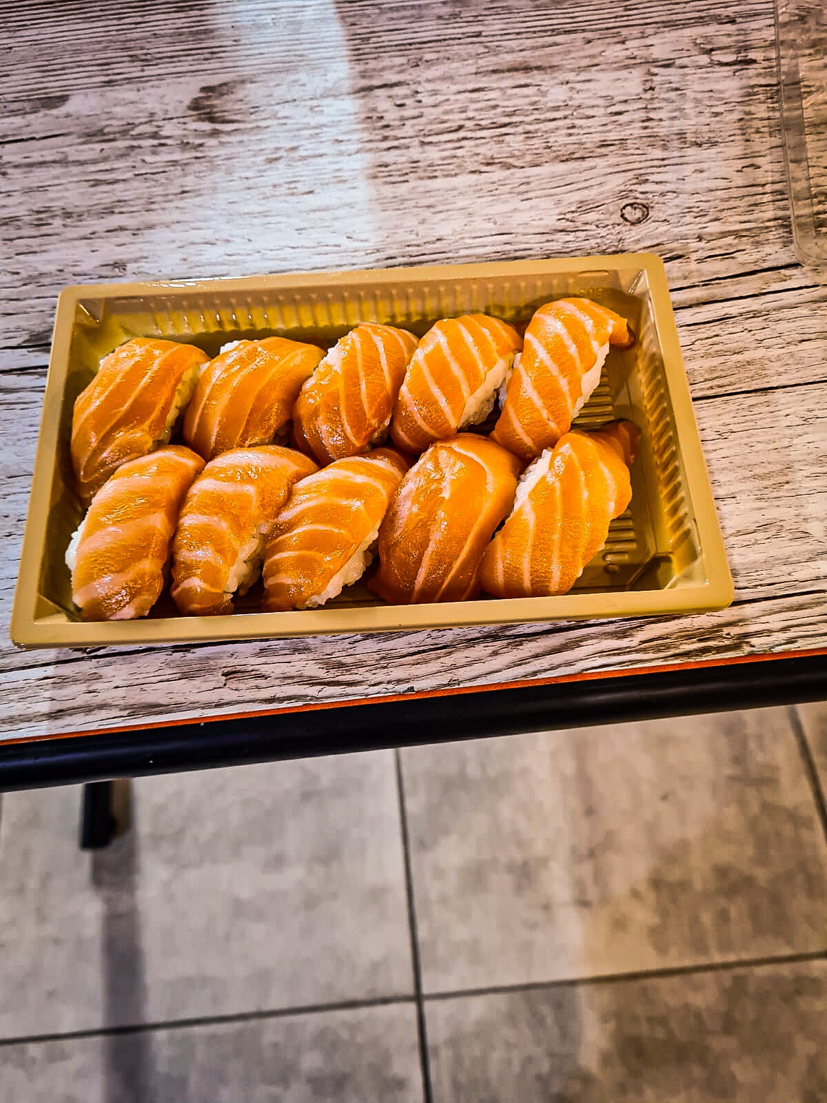 60./Plateau Nigiri Saumon x10